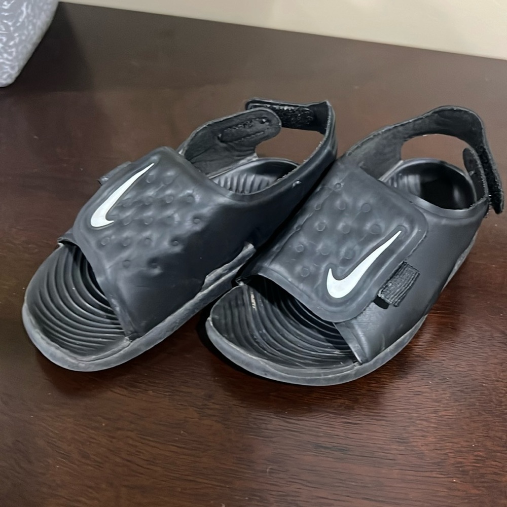 Nike Sunrays